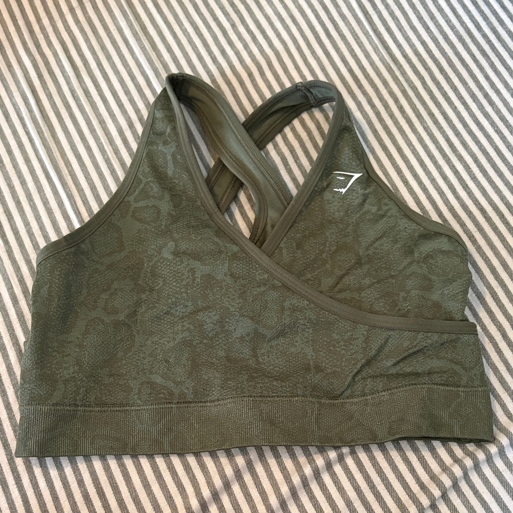 gymshark green camo sports bra!!